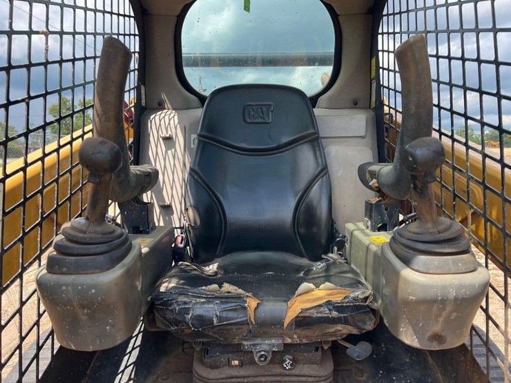2016-caterpillar-257d-image-24