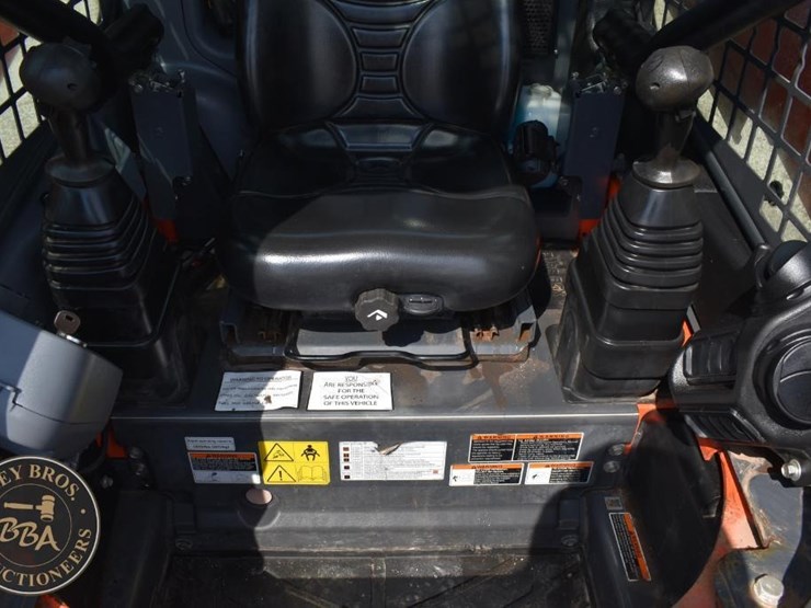 2020-kubota-ssv65-image-37