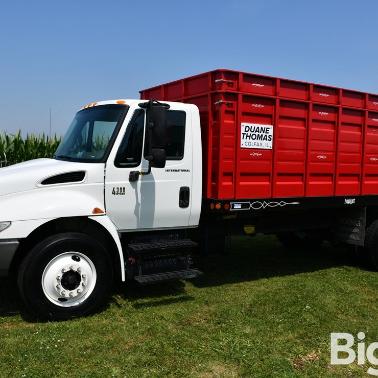 2004 INTERNATIONAL DURASTAR 4300