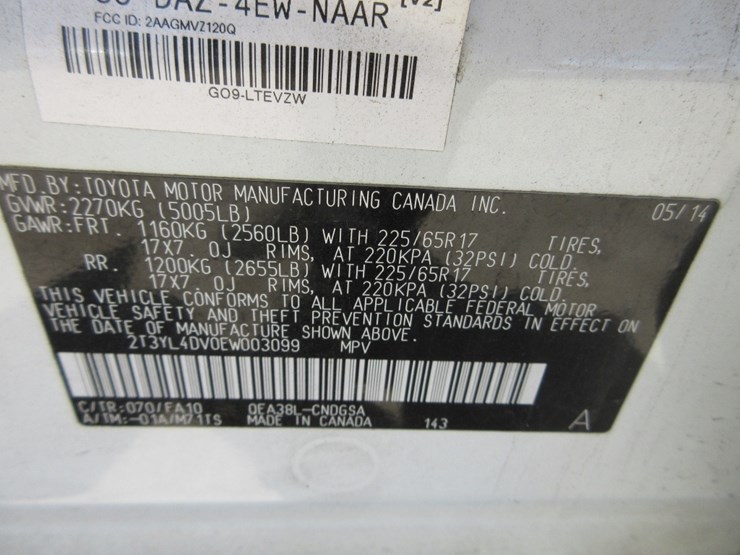 2014-toyota-rav4-image-14