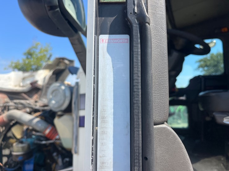 2006-kenworth-t600-image-36