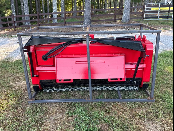 #104-•-quick-attach-mulching-head-image-2