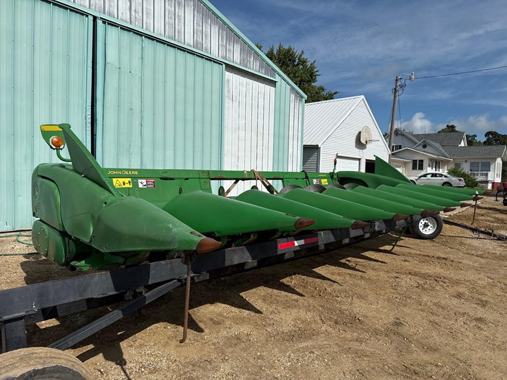 2012-john-deere-608c-image-2
