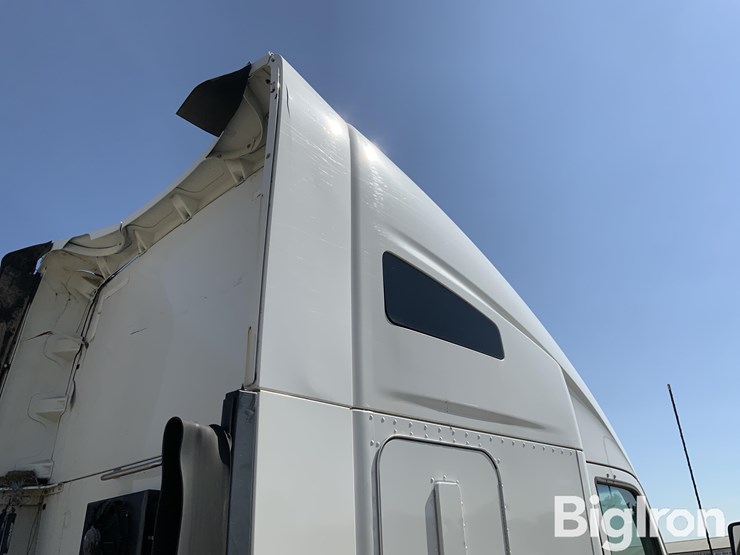 2017-kenworth-t680-image-18