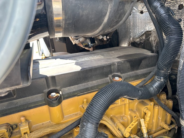 2001-caterpillar-c11-image-54