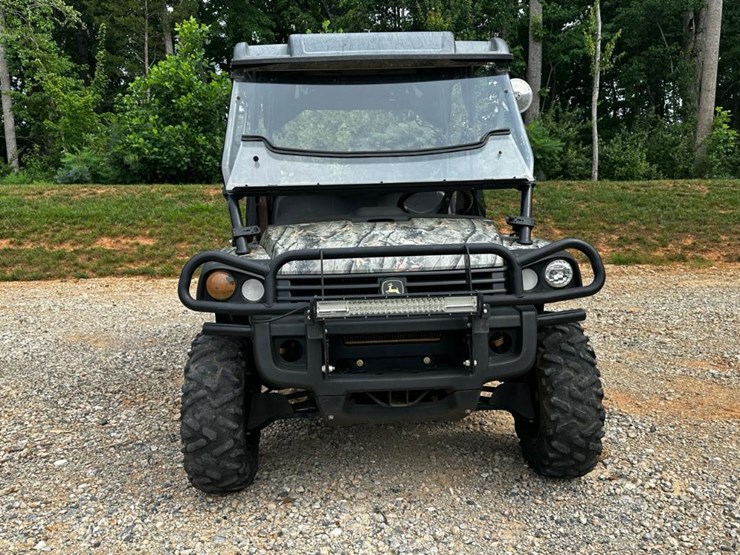2021-john-deere-gator-image-4