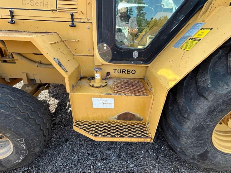 2010-caterpillar-cm1210106-rought-terrain-forklift-image-18