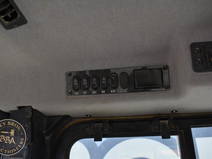 2014-komatsu-d51exi-22-image-76