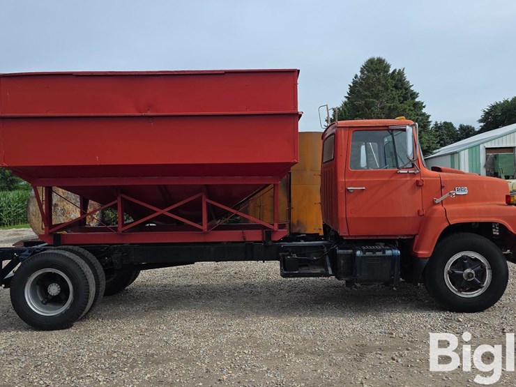 1974-ford-ln7000-image-4