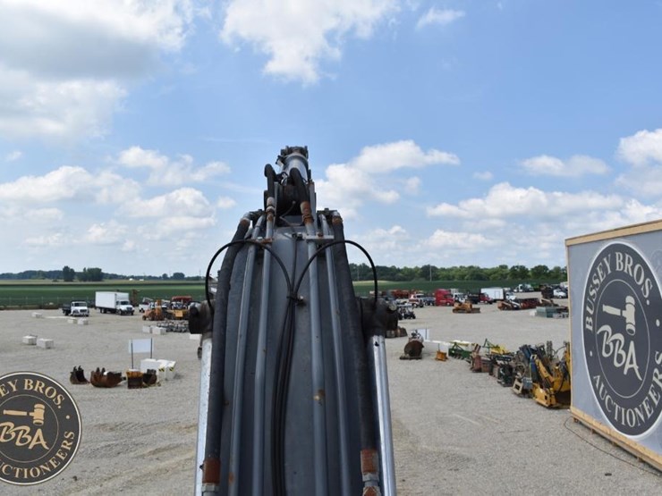 2018-deere-210g-lc-image-78