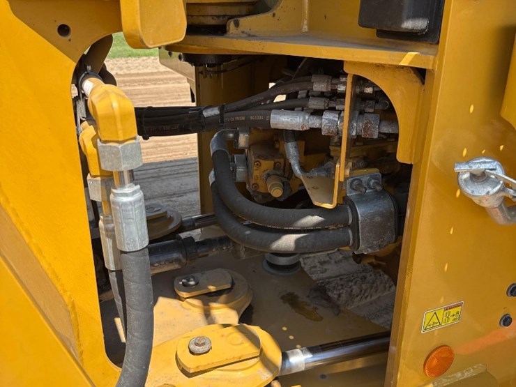 caterpillar-926m-image-13