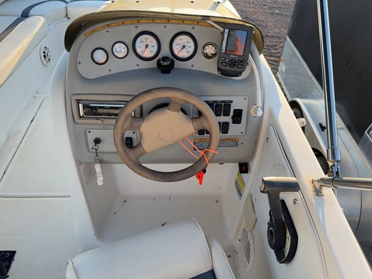 #3056-•-2001-bayliner-21'-ski-boat-image-14