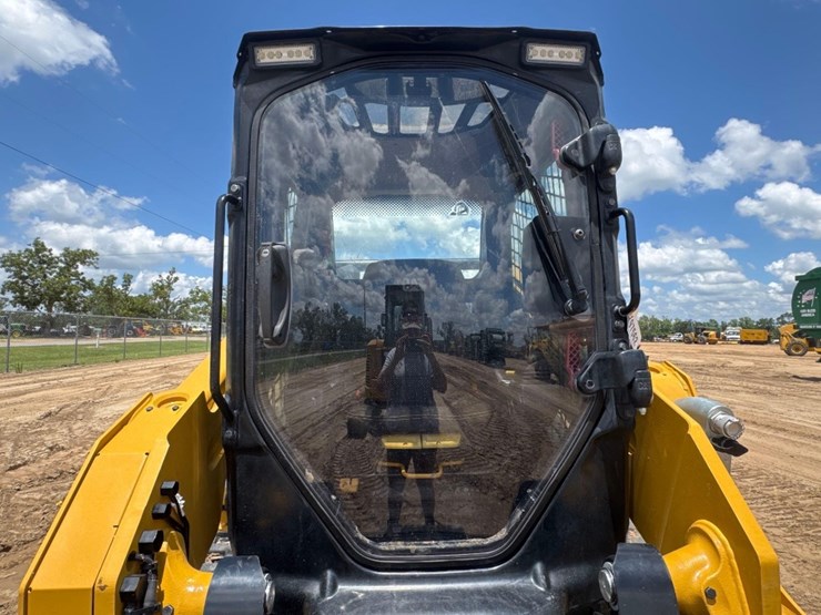 2024-caterpillar-255-skid-steer-image-24