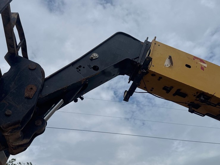 2014-caterpillar-tl943c-image-22