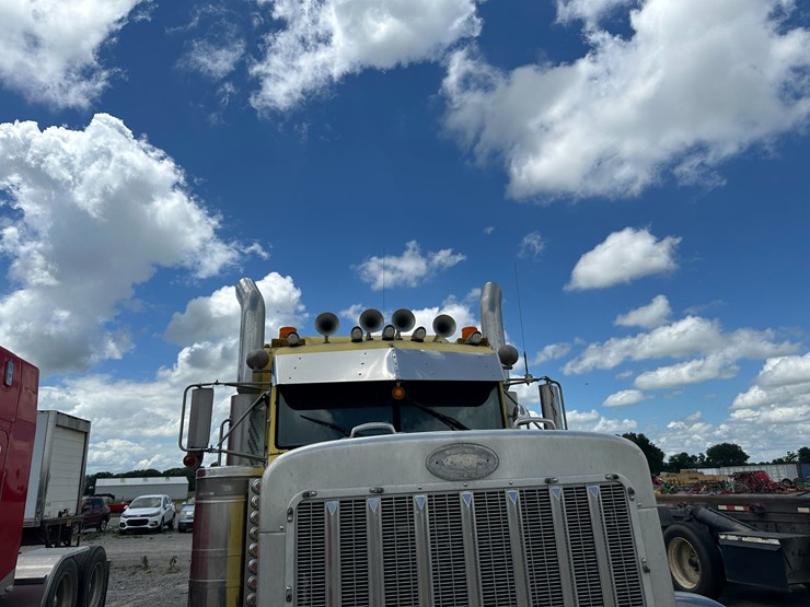 1998-peterbilt-379-image-41