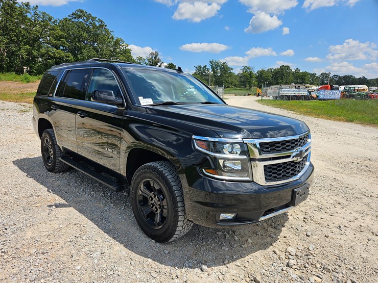 2018-chevrolet-tahoe-image-21
