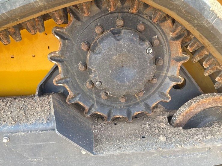 2023-deere-317g-image-10