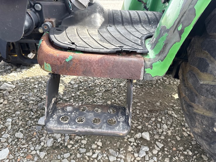 john-deere-4200-image-11