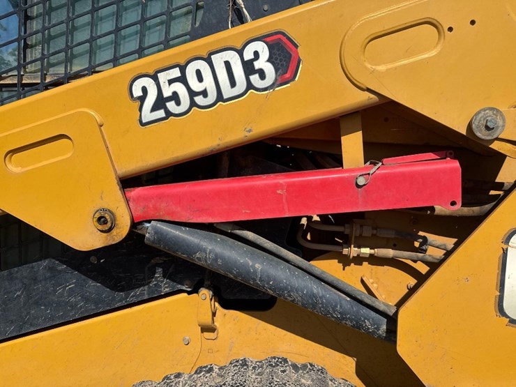 2020-caterpillar-259d3-image-22