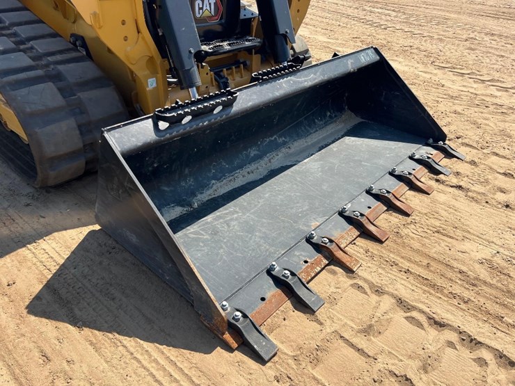 2025-caterpillar-265-skid-steer-image-17
