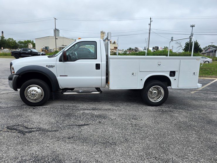 2007-ford-f550-image-9