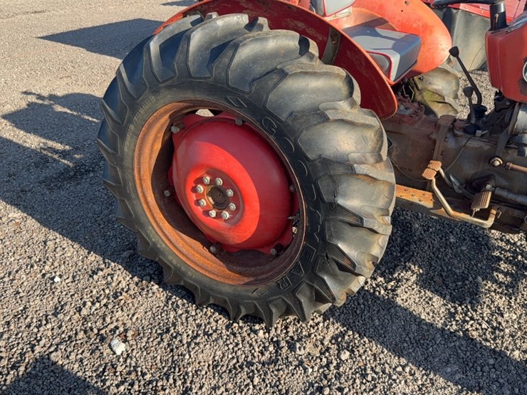 massey-ferguson-135-image-6