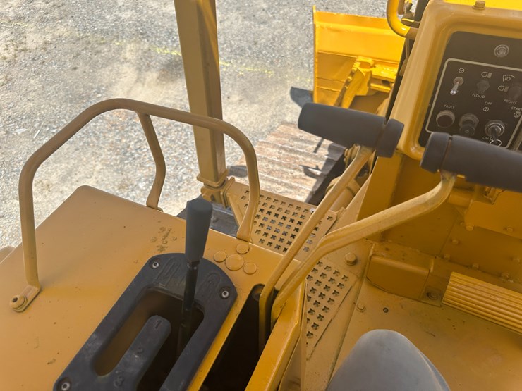 caterpillar-d4h-image-61