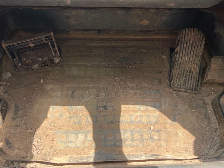 2018-deere-333g-image-29