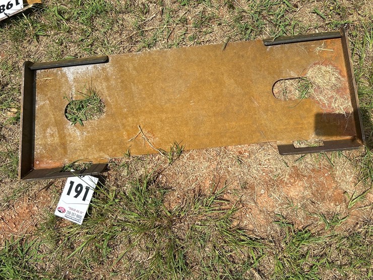 #191-•-skid-steer-mounting-plate-image-1