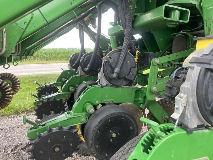 2012-john-deere-1790-image-23