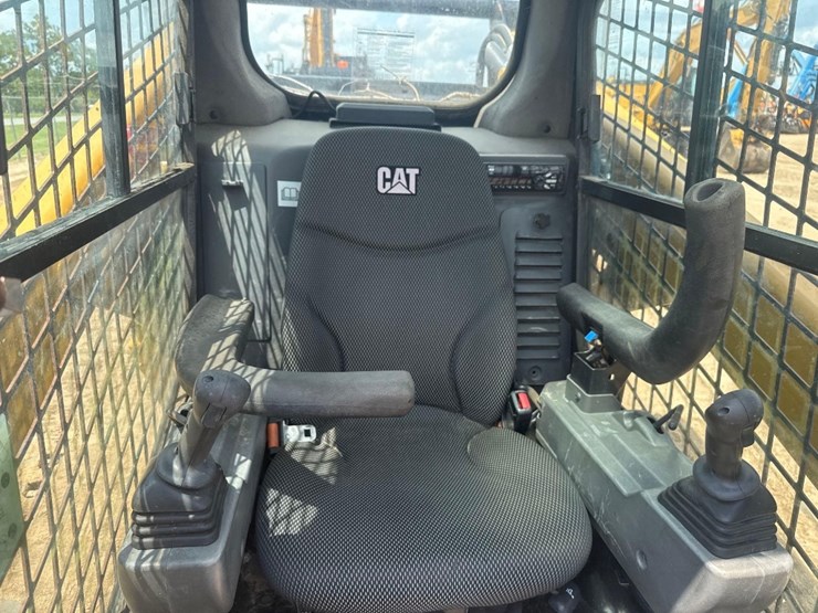 2021-caterpillar-289d3-image-29