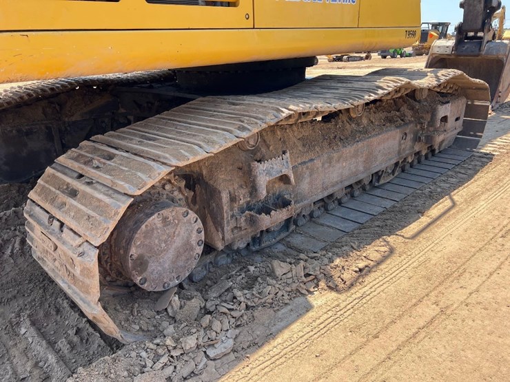 2013-deere-470g-lc-image-15
