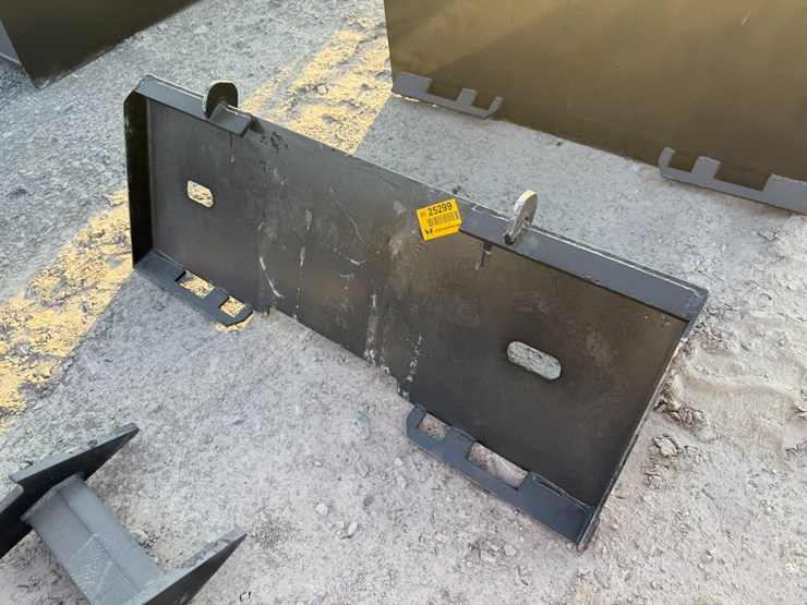 #2077-•-kc-skid-steer-2"-hitch-receiver-inv#:-25299-image-1