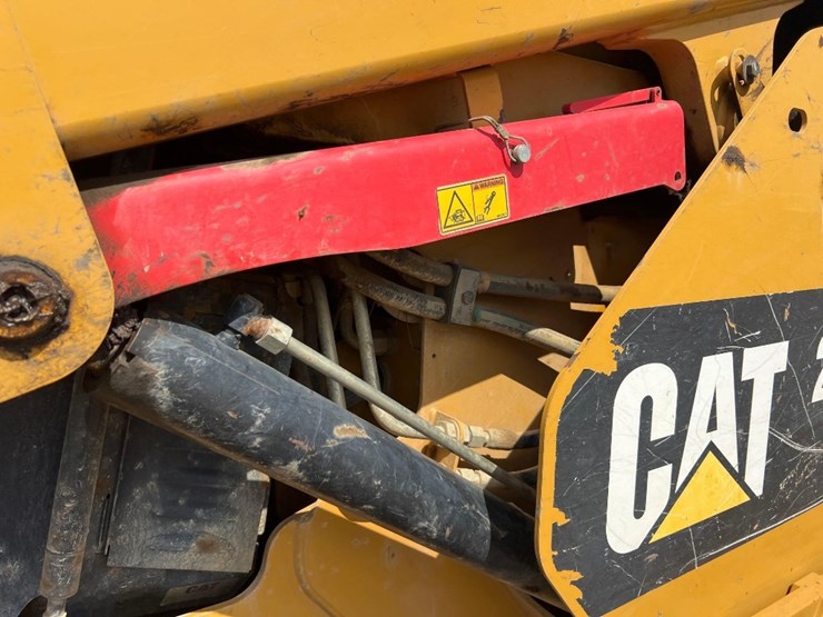 2015-caterpillar-289d-image-12