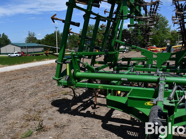 john-deere-2210-image-13