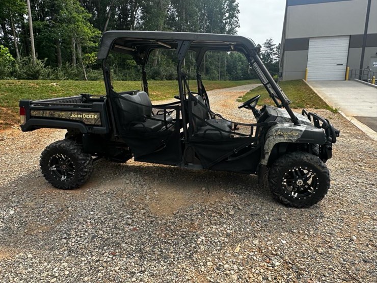 2021-john-deere-gator-image-3