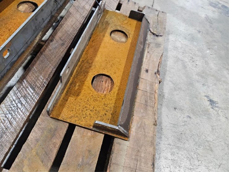 #403-•-new-kit-mini-skid-steer-face-plate-image-2