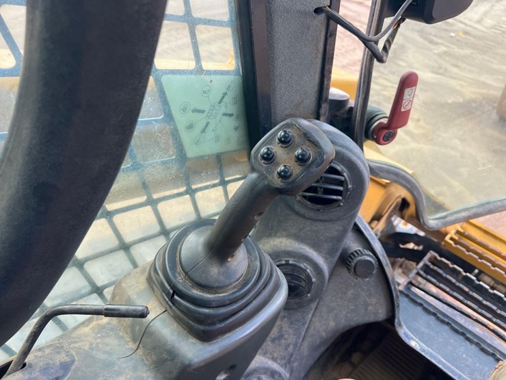 2015-caterpillar-289d-image-28