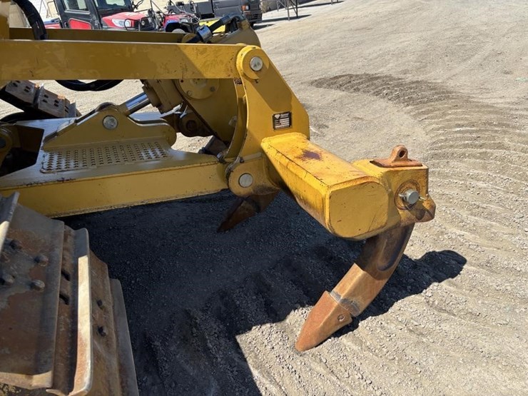 2006-caterpillar-d6n-image-18
