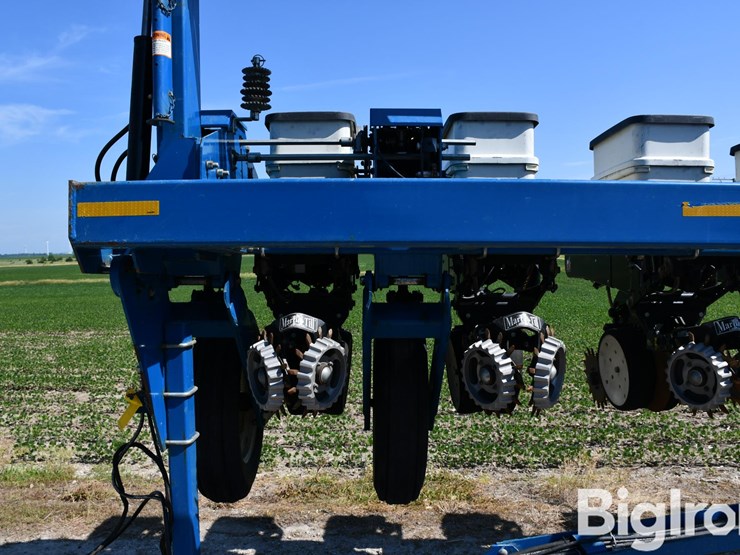 2007-kinze-3600-image-12