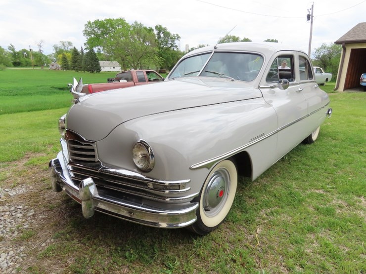 1950-packard-4dr-sedan-image-1