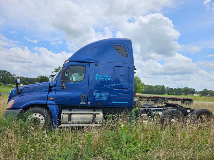 2009-freightliner-cascadia-125-image-6