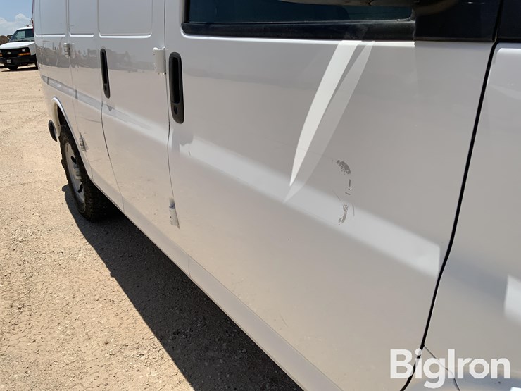 2014-chevrolet-express-1500-image-19