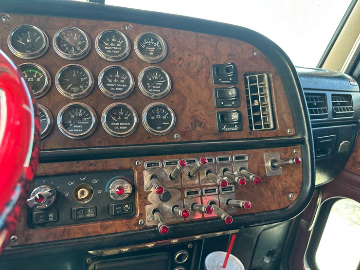 2003-peterbilt-379-image-77
