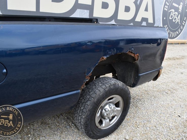 2005-dodge-2500-image-18