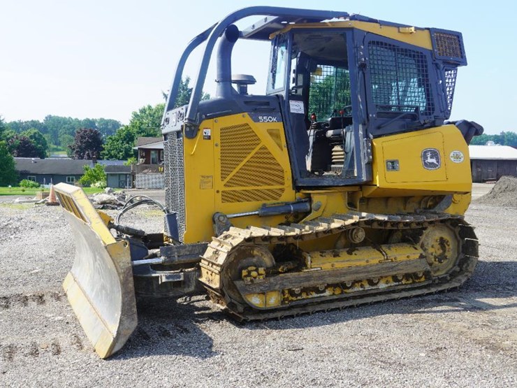2017-deere-550k-image-1