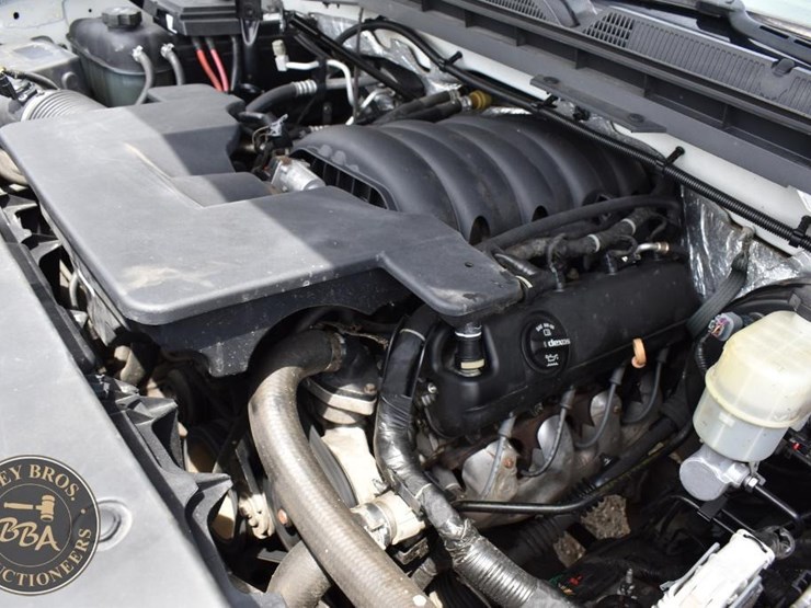 2017-chevrolet-silverado-1500-image-46