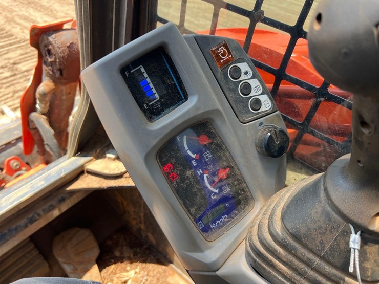 kubota-svl97-2-image-34
