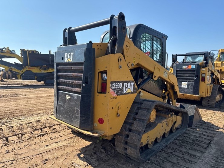 2014-caterpillar-259d-image-6