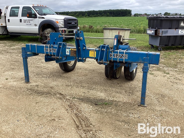 kinze-mt-image-11